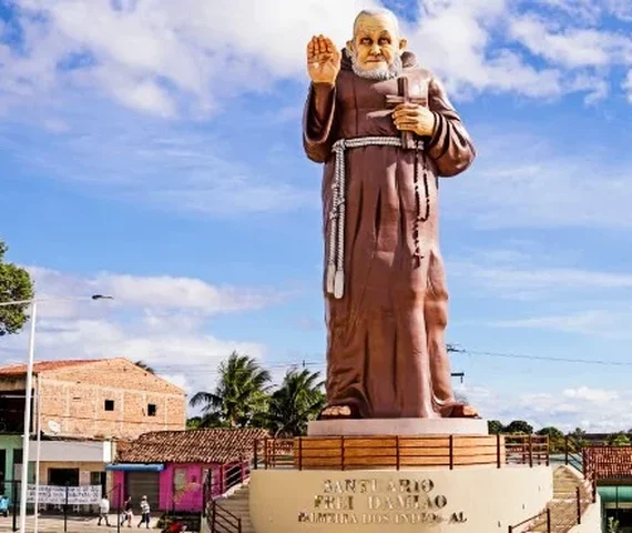 Romaria de Frei Damião começa nesta sexta-feira e atrai milhares de fiéis a Palmeira dos Índios
