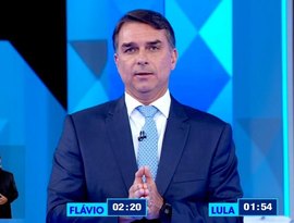 Flávio defende governo Milei na Argentina