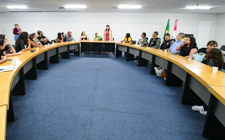 Governo de Alagoas recebe familiares de pacientes de home care e assegura manutenção do serviço