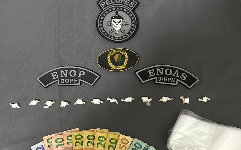 PM-AL prende mulher suspeita de tráfico de drogas em Delmiro Gouveia