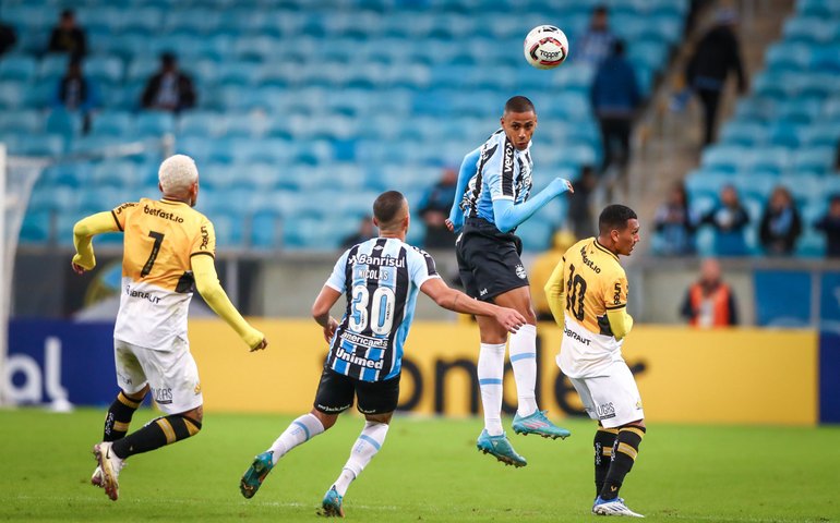 Grêmio empata com Criciúma, soma 3º jogo sem ganhar e pressão aumenta na Série B