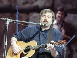 De 'Locomotiva' a 'Avvelenata', música de Guccini é manifesto de política e memória