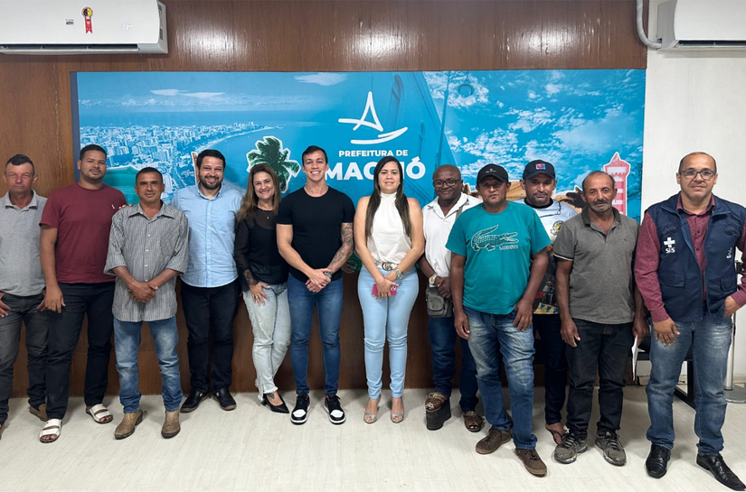 Presidente da Comissão de Meio Ambiente da ALE participa de reunião com carroceiros