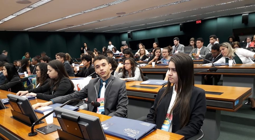 PARLAMENTO JOVEM