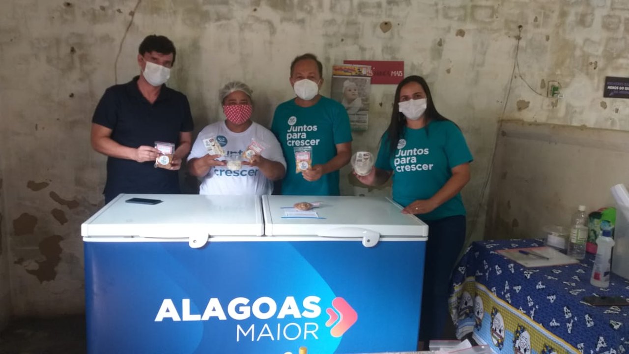 Sedetur entrega equipamentos de cozinha para associação Dom Helder Câmara em Murici
