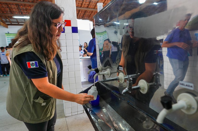 Secretaria de Saúde realiza análise da água consumida em escola da rede estadual