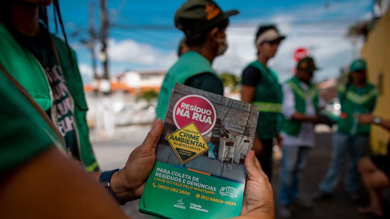 Desenvolvimento Sustentável realiza ação ambiental na Praça Osório Calheiros Gatto, na Pitanguinha