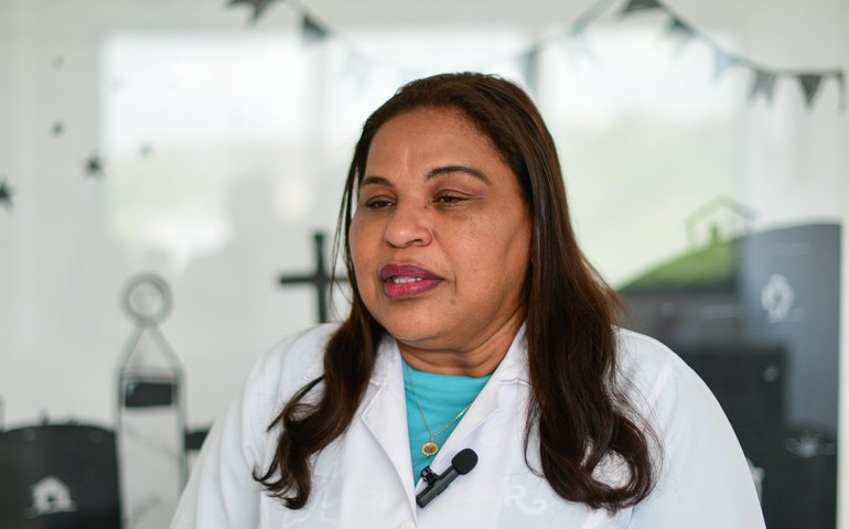 Três anos depois, primeira vacinada contra a Covid-19 reforça importância do imunizante para o controle da doença