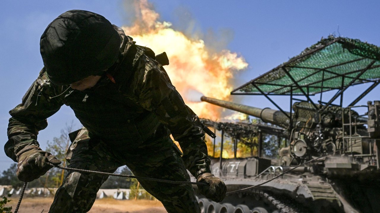 Capacidade militar da Ucrânia diminui, enquanto Rússia avança no front, diz relatório