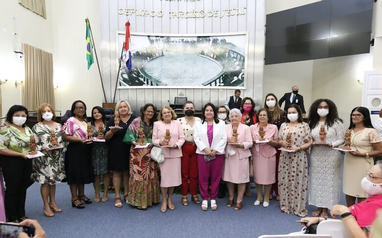 Sessão solene: ALE entrega Comenda Sargento Adeildo a policiais civis e policial penal