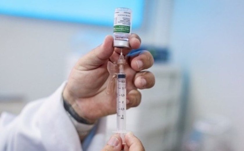 Maceió intensifica vacinação contra a gripe para grupos prioritários com apoio de comunidades