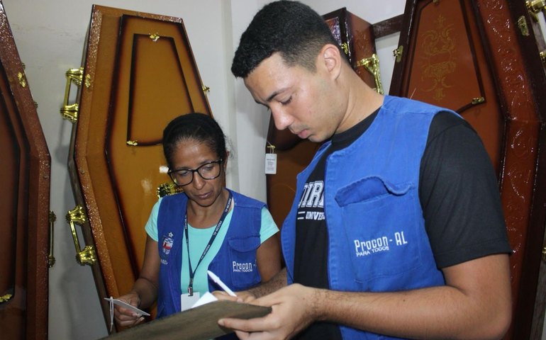 Procon Alagoas divulga pesquisa de preços para o Dia de Finados