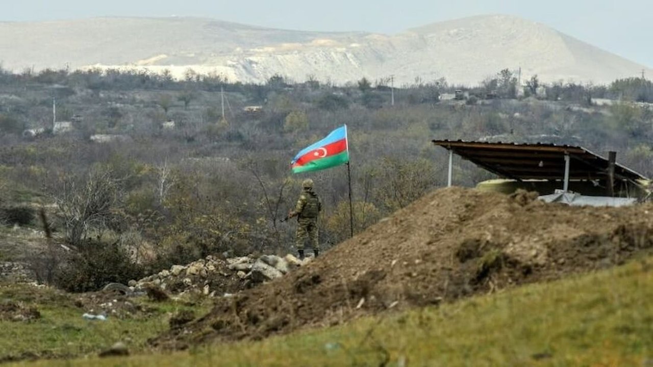 Azerbaijão bombardeia região separatista de Nagorno-Karabakh