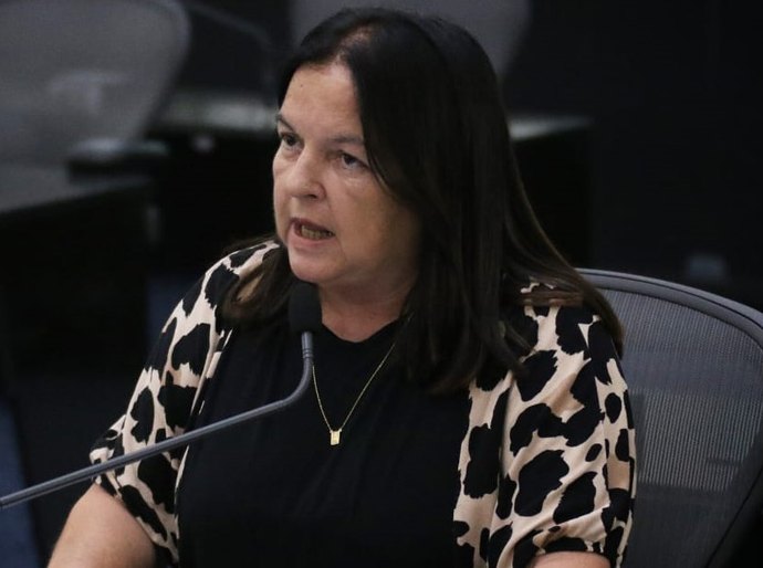 Deputada Fátima Canuto presta solidariedade a advogado agredido por empresário no TRT