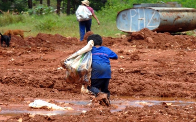 ‘Ele não vai mudar’, diz Barros após Bolsonaro falar em dar ‘porrada’ em repórter