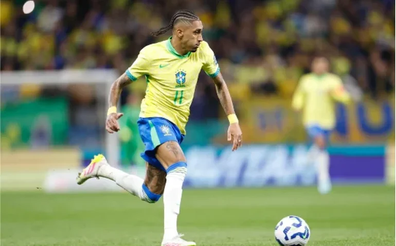 Em grande fase, Raphinha vira um dos trunfos da Seleção Brasileira
