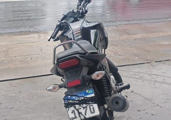 Condutor inabilitado é abordado pelo DMTT após tentativa de ocultar placa na Fernandes Lima