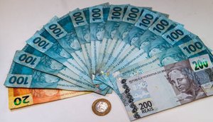 r7-salario-minimo--r-142100--economia-27112023175313561 / Foto: Foto: EDU GARCIA/R7