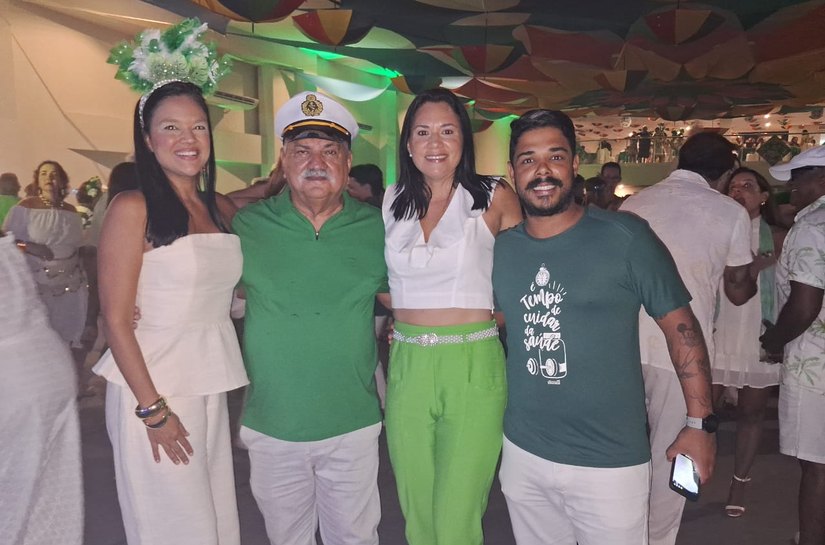 Prévia Carnavalesca Verde e Branco Encheu o Salão do Iate Clube Pajussara de Alegria, Brilho e Tradição