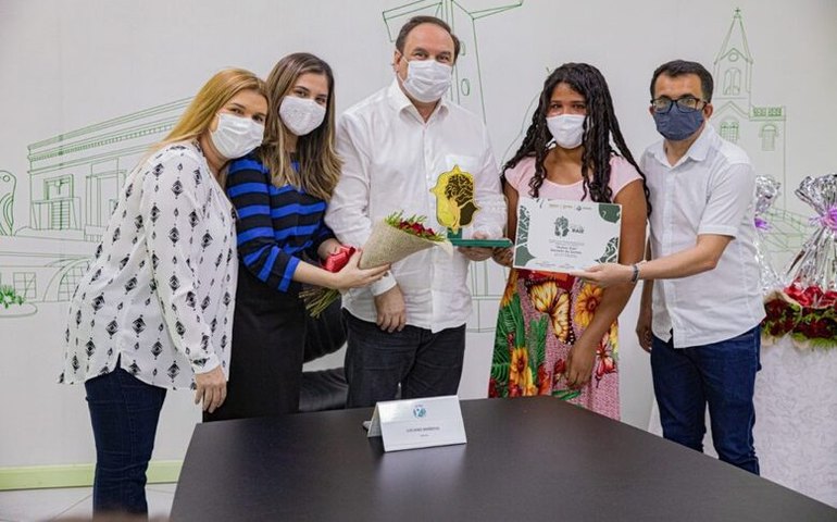 Arapiraca seleciona as 25 melhores histórias inscritas no Prêmio Mulher Raiz