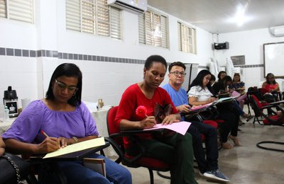 Coordenadores pedagógicos discutem sobre ensino de bebês e crianças