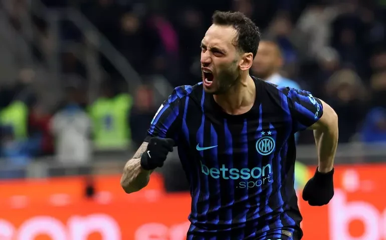 Çalhanoglu sofre lesão e desfalcará Internazionale por até 20 dias