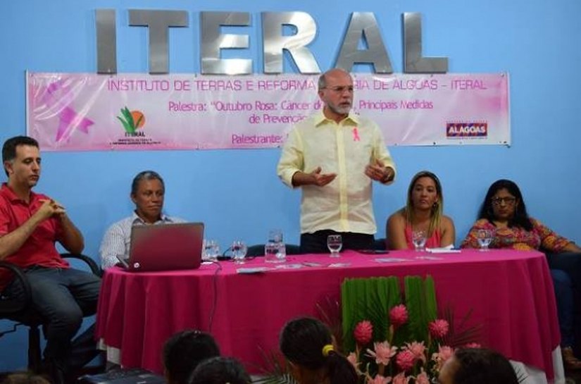 Iteral promove palestra para prevenir o câncer de mama