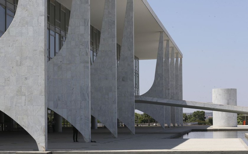 Presidência autoriza deslocamento de 8 servidores aos EUA