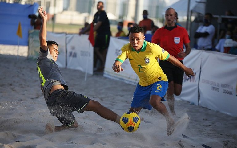 Brasil goleia Argentina na Copa América de beach soccer