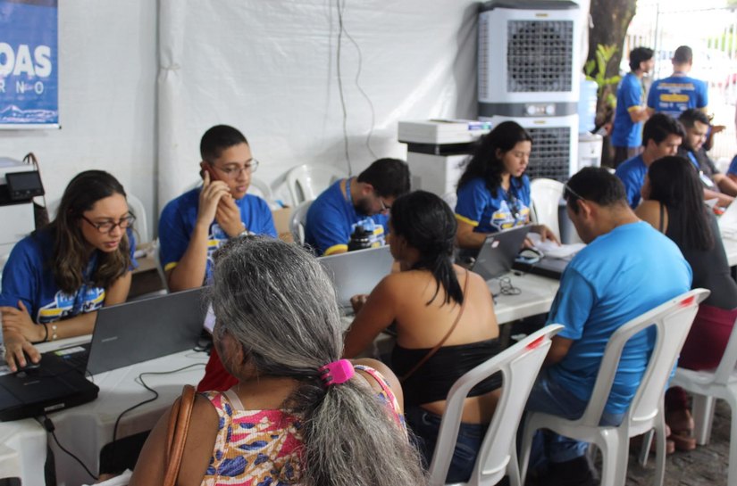 Procon na Rua leva atendimento e orientação aos consumidores de Satuba