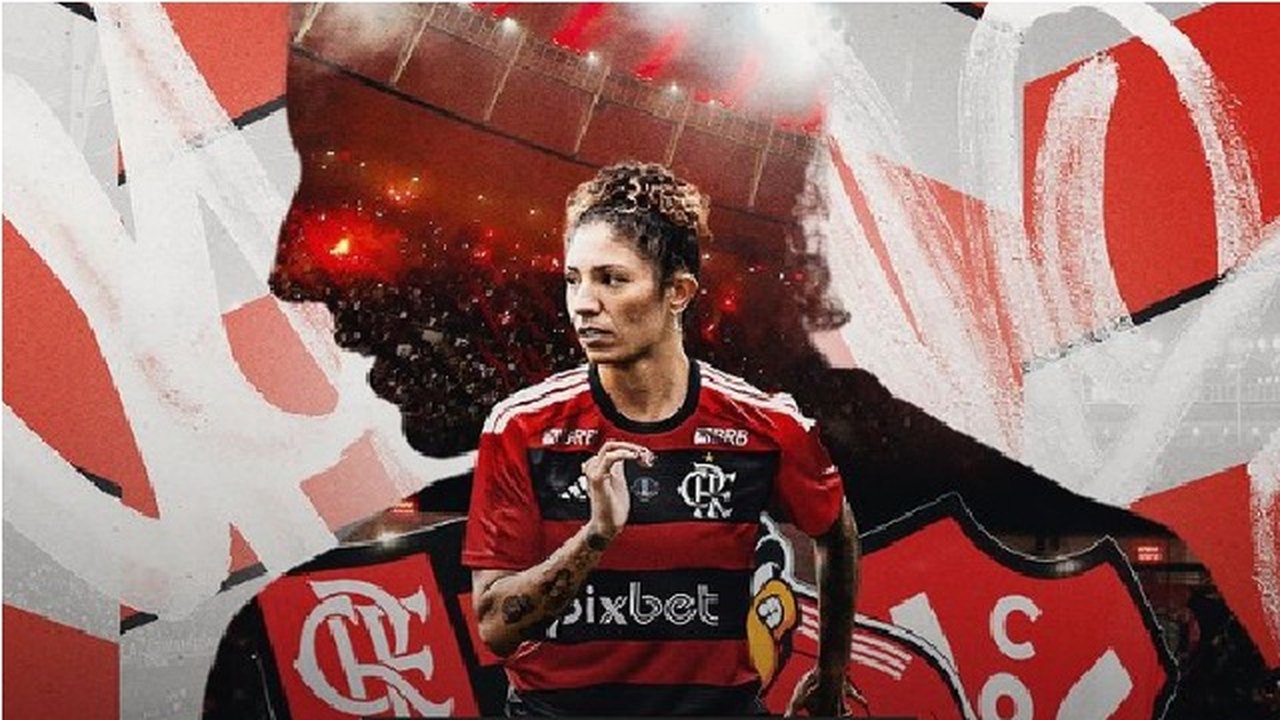Flamengo anuncia contratação da centro-avante Cristiane