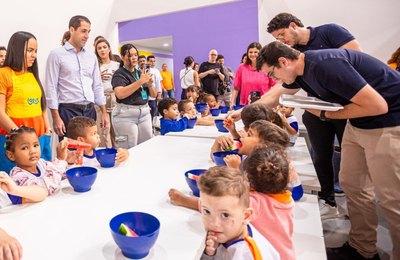 Deputado do Ceará visita Gigantinho no Antares e elogia modelo inovador de creche