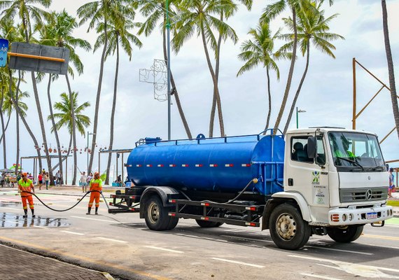 Desenvolvimento Sustentável intensifica limpeza na orla após virada do ano