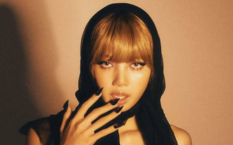 Lisa, do grupo de k-pop Blackpink, usa funk em novo álbum e quebra recordes