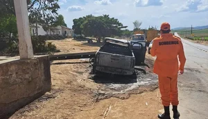Motoqueiro morre após batida com caminhonete na entrada de Ibateguara