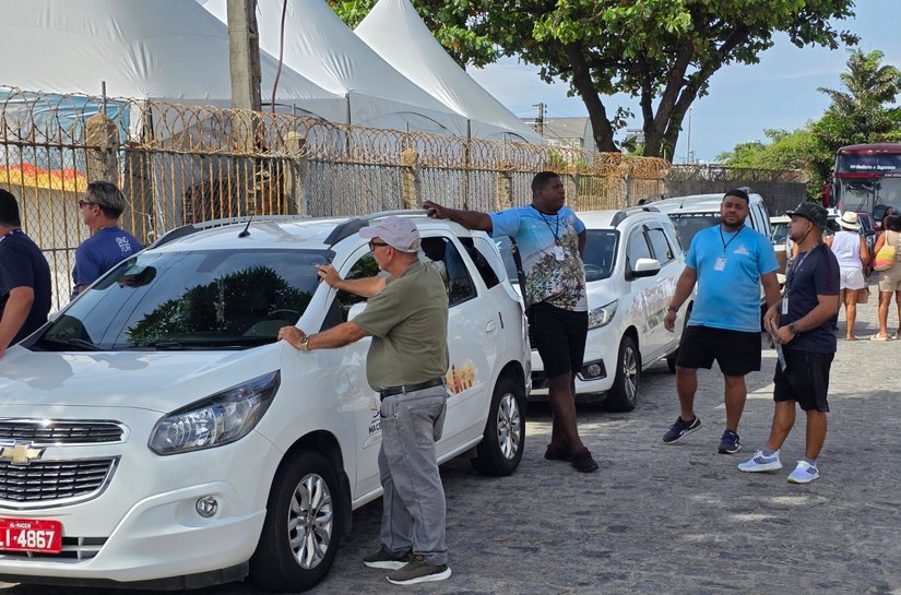 Chegada de cruzeiros impulsiona renda de taxistas em Maceió