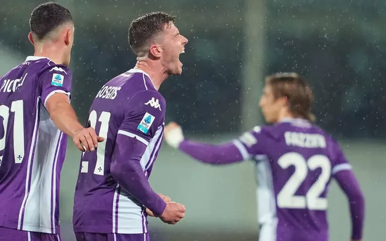 Fiorentina vence Lazio e respira na luta contra o rebaixamento