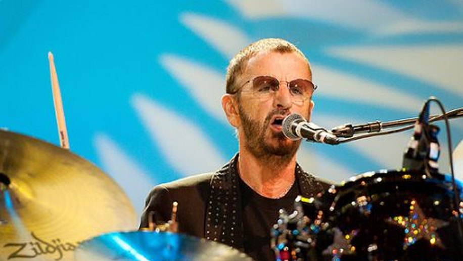 Ringo Starr empolga fãs em Porto Alegre
