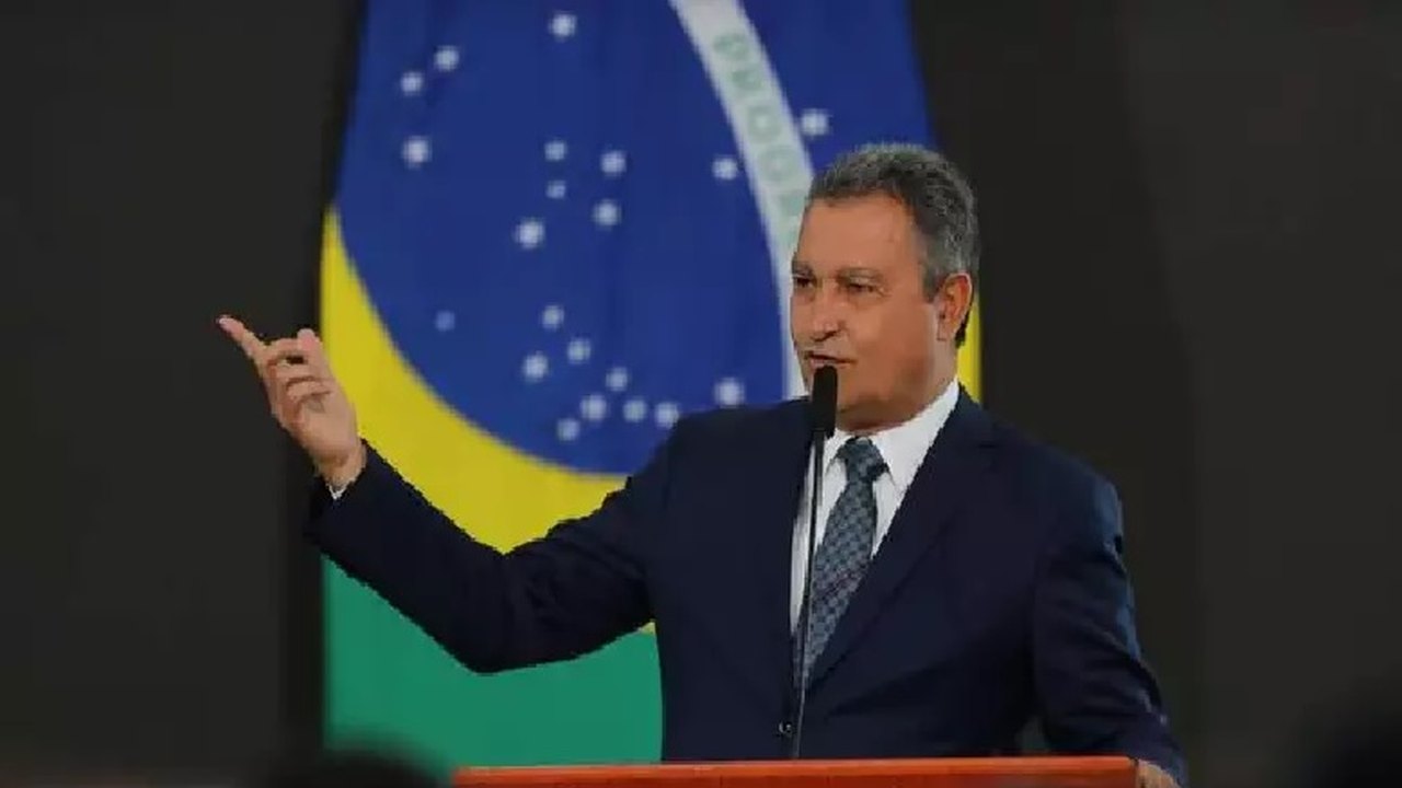 Lula quer nos próximos dias começar agenda por Estado, diz Rui Costa após reunião