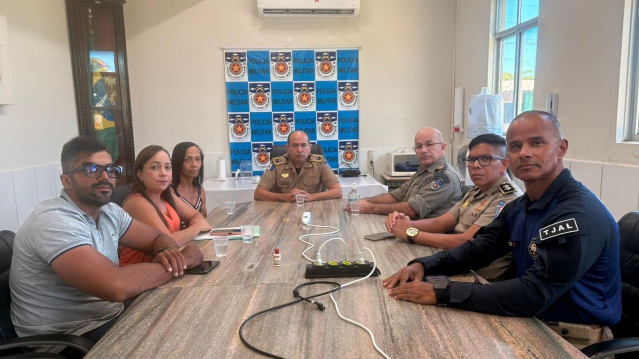 Comandante-geral da PM recebe visita de familiares de sargento assassinado