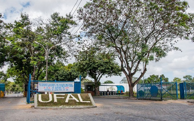 Ufal finaliza 2018 com avanços nas avaliações externas do MEC
