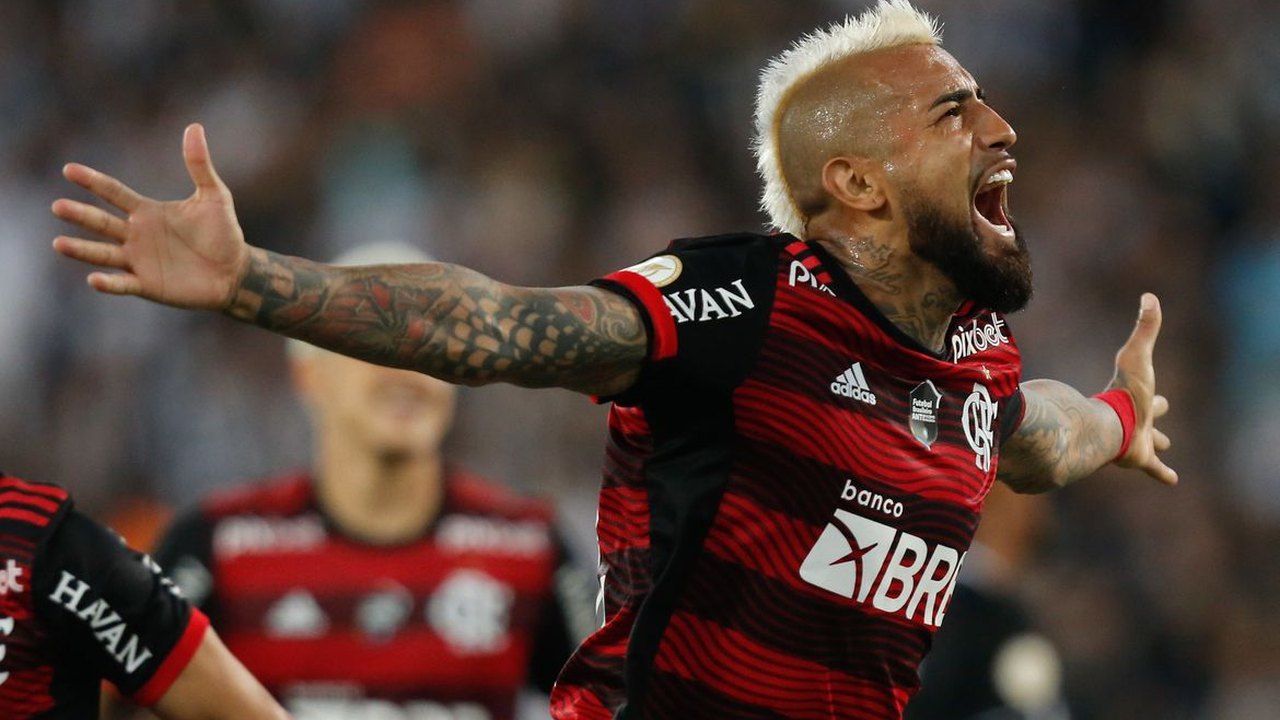 Flamengo bate Botafogo e é campeão invicto da primeira Copinha Feminina