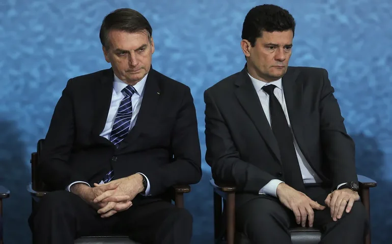 Racha na direita: Silêncio de aliados após inelegibilidade gera incômodo no entorno de Bolsonaro