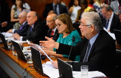 Votação de projeto que define os crimes de abuso de autoridade fica para o dia 26