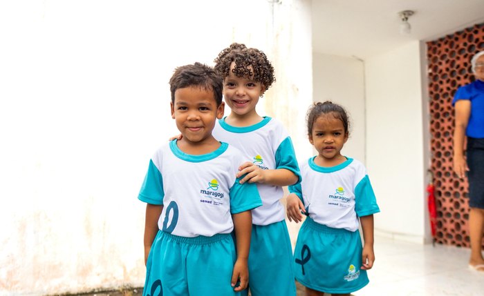 Distribuição dos uniformes segue nas escolas do município