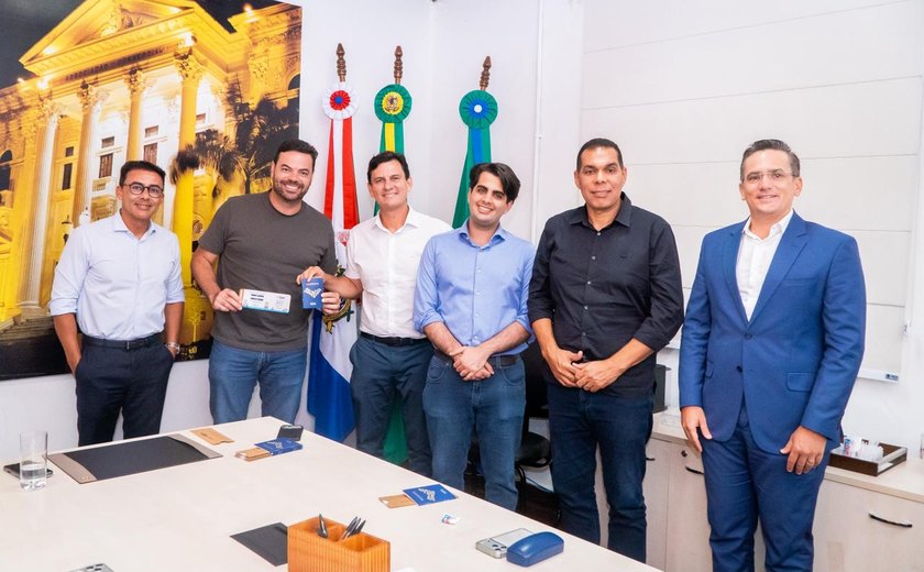 Presidente da AMA visita Câmara e convida vereadores para Feira dos Municípios