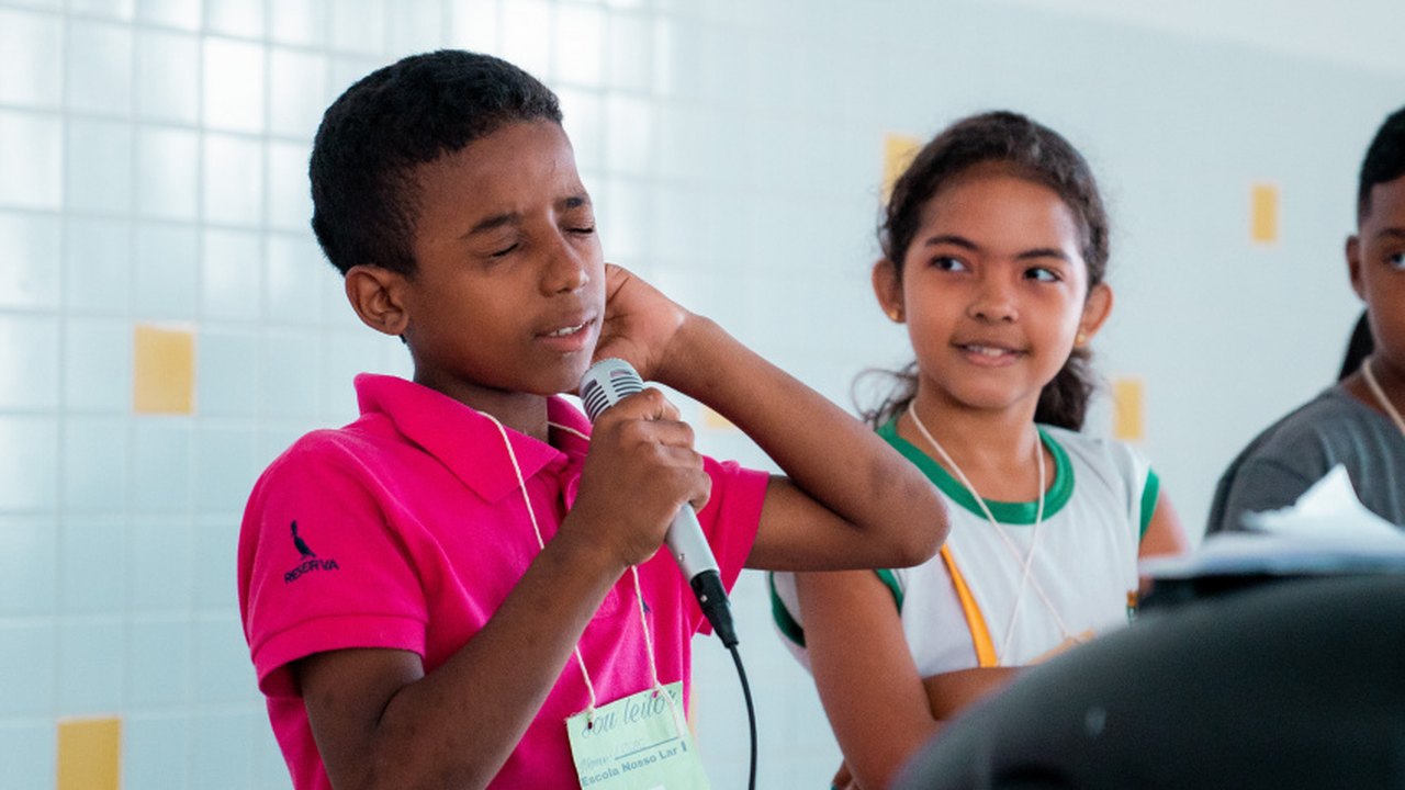 Crianças participam de competição de soletração na Escola Municipal Nosso Lar