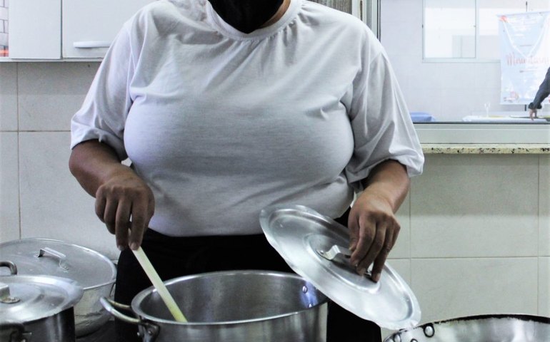 Educação oferta cursos para merendeiros da rede municipal