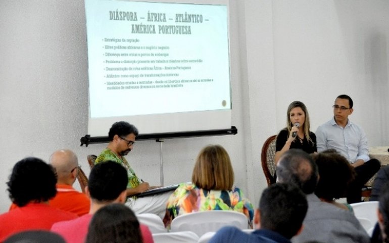 Chá de Memória aproxima o Arquivo Público da comunidade