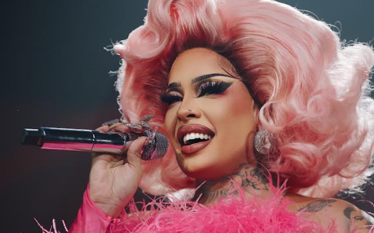 Gloria Groove volta ao Espaço Hall-RJ com tour “Serenata da GG”